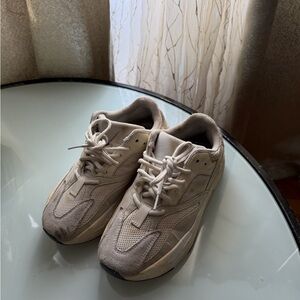 Yeezy Boost 700 Analog